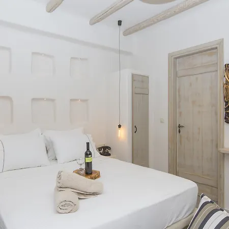 Ampelos *